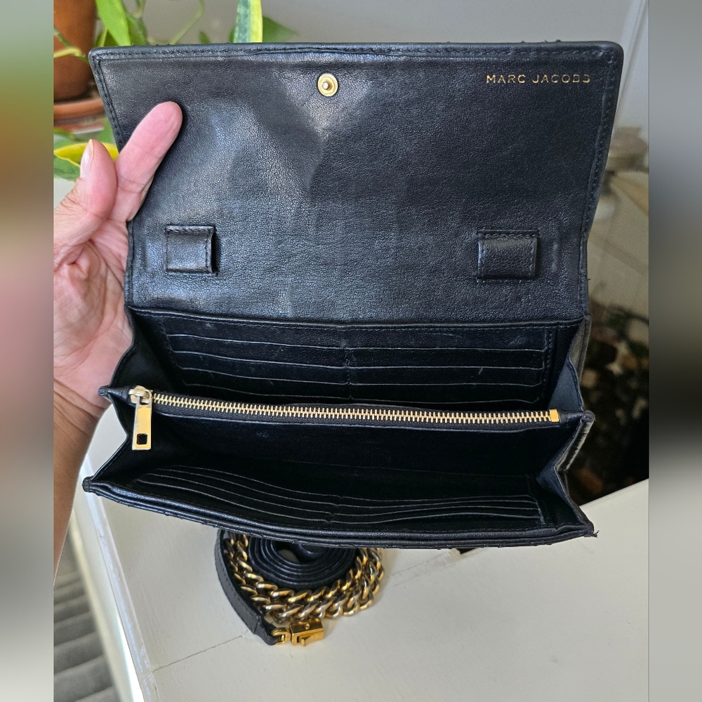 MARC JACOBS Black Leather Crossbody/Clutch Wallet w Detachable Strap - Picture 6 of 15